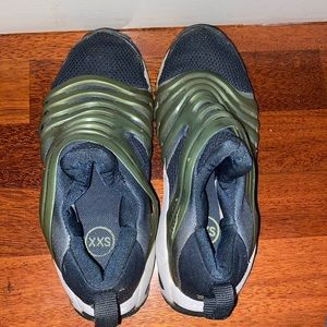 Old Air Maxes, navy and green